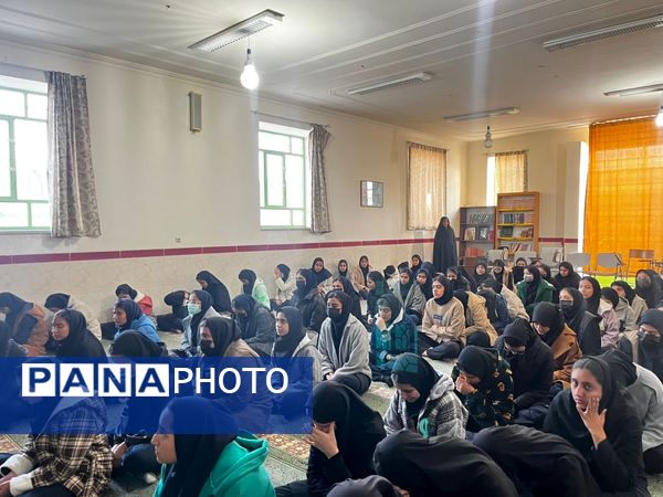 تجلیل از برگزیدگان مسابقات قرآنی 