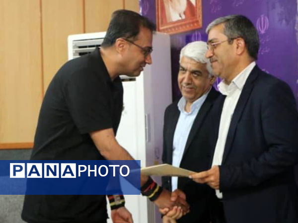 آیین تجلیل از تلاشگران عرصه خبر در بندرخمیر  