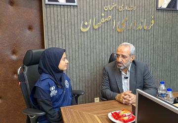 در روز ۱۳ آبان همه‌ی اقشار جامعه در بزرگداشت این روز تلاش می‌کنند