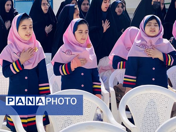 نواختن زنگ جشن نیکوکاری در دبستان زینب قهرمانی مه ولات
