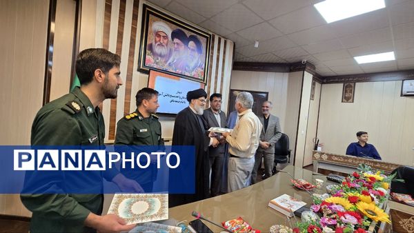 دیدار مدیران و فرماندهان بسیج دانش‌آموزی با امام جمعه بافق