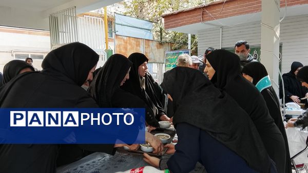 برپایی موکب دانش‌آموزان پیشتاز در منطقه ۱۰ در سالروز شهادت حضرت زهرا (س)