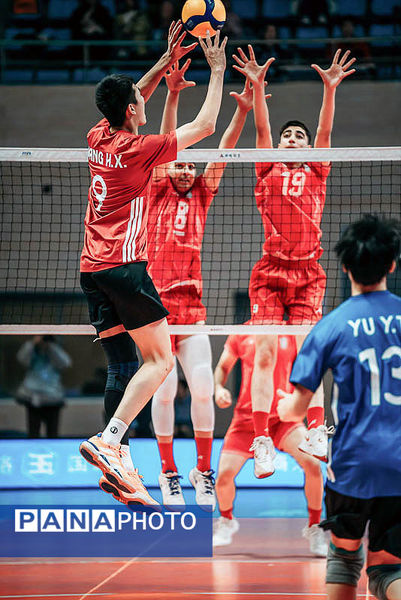 دیدار تیم‌های والیبال دانش‌آموزی ایران و چین