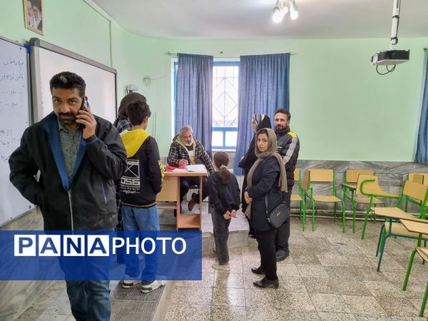 ۱۳ آذر جلسه دیدار اولیا با دبیران دبیرستان نمونه دولتی پژوهش آشخانه 