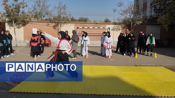 المپیاد ورزشی در مدرسه هوشیار ناحیه یک مشهد