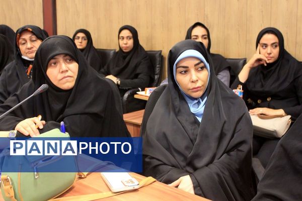 برگزاری نشست بصیرتی جهاد تبیین پیشرفت مدارس در بهارستان‌دو