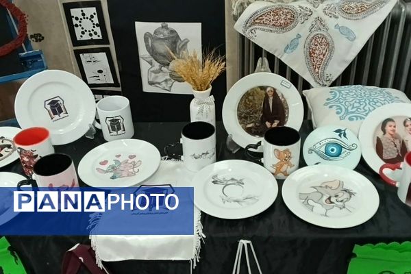 نمایشگاه دست‌سازه‌های خلاق در هنرستان تقوی‌پیشگان بهارستان۲