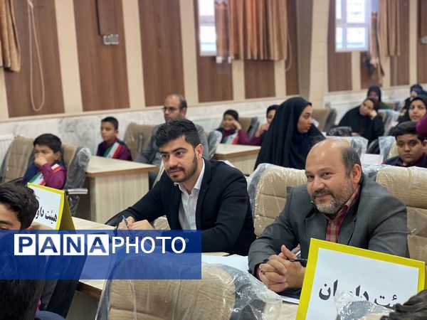 جشنواره فرهنگی هنری سرود بسیج دانش‌آموزی شهرستان مه ولات