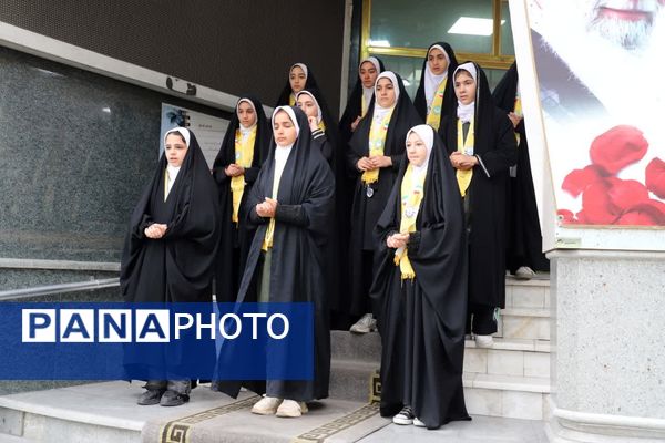 گرامیداشت هفته معلم با حضور دانش‌آموزان پیشتاز آذربایجان شرقی