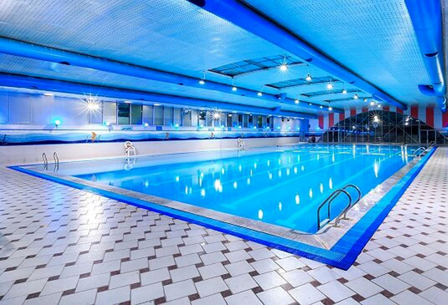 پایان رقابت 134 دختر شناگر در قم