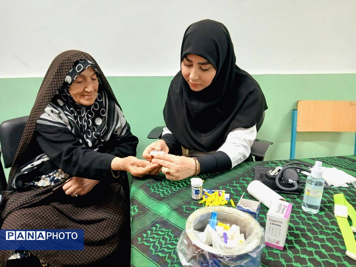 خدمترسانی پزشکان مجرب در قالب «میز خدمت» در مدرسه شهید شهسواری ناحیه 4 کرج