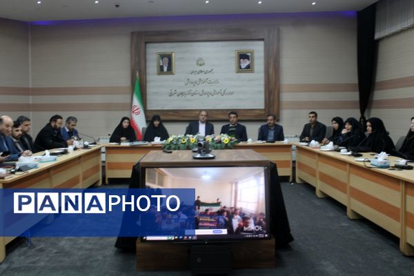 رونمایی و گردهمایی توجیهی و تبیینی بسته محصولات مدرسه‌ای ایرانمون در آذربایجان شرقی