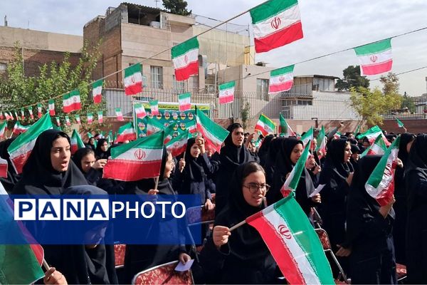 آغاز سال تحصیلی در دبیرستان بانو عفت آهنگری ناحیه یک شهرری