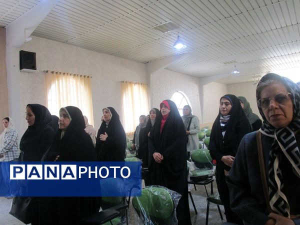 جلسه آموزش خانواده و افتتاح اتاق گفت‌وگوی اولیا در دبیرستان شاهد شهید کلانتری 