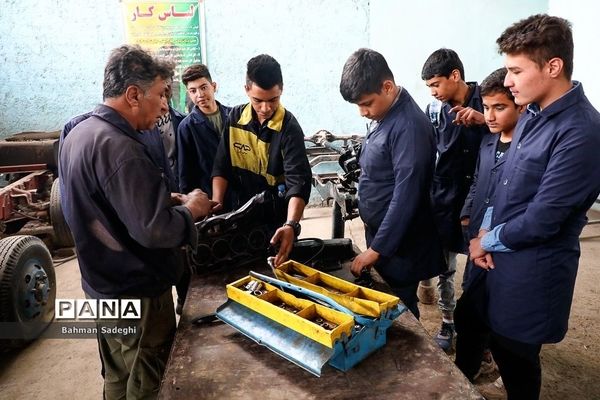 نگاه آموزش‌وپرورش شکوفایی هنرستان‌ها است