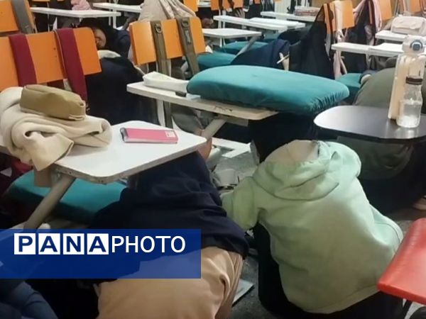  مانور زلزله در مدرسه مصلی نژاد حضرت زهرا(س)