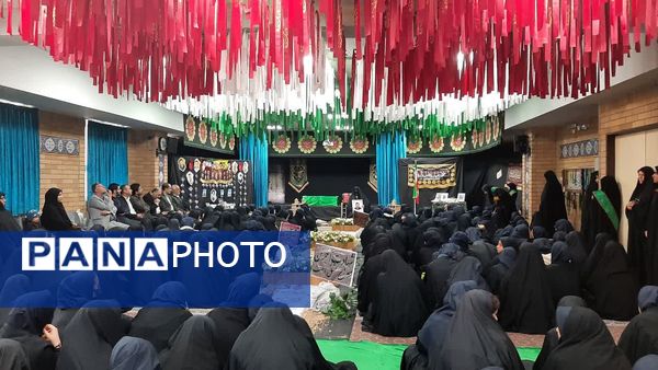 روایتگری مادر شهید مدافع امنیت «حسن مختارزاده» در جمع دانش‌آموزان