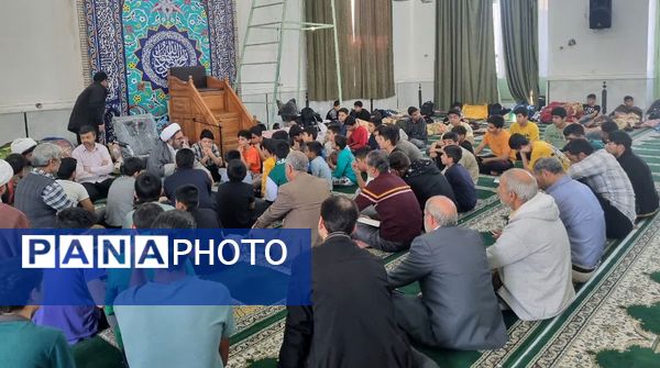 حضور پرشور دانش‌آموزان خلیل آبادی در مراسم معنوی اعتکاف