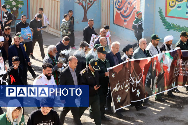 راهپیمایی روز دانش‌آموز در محمدشهر کرج 