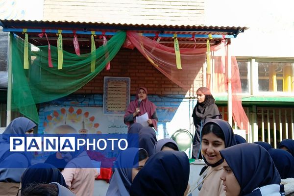 حضور دانش‌آموزان مدارس ناحیه دو شهرری در جشن ولادت حضرت فاطمه (س)
