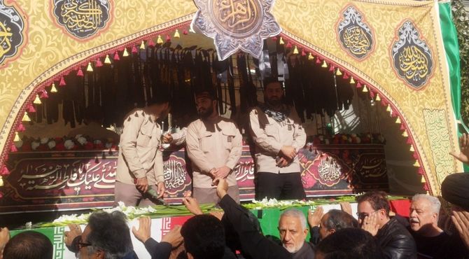 تشییع آلاله های خونین در شهر شهید پرور شیراز