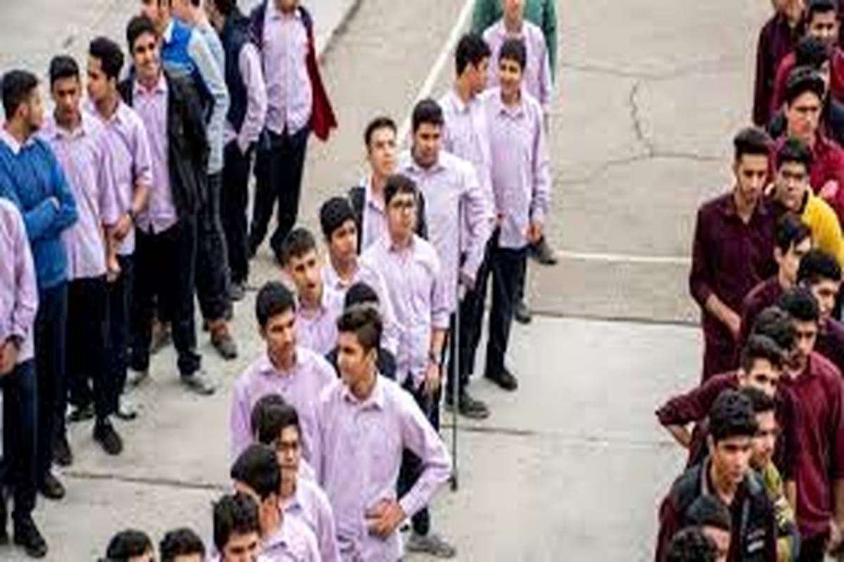 کلاسهای هوشمند،همچنان یک آرزو برای بسیاری از دانشآموزان ساوجبلاغ است