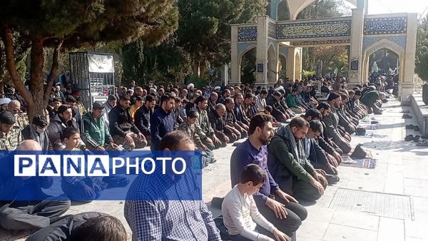 اقامه نماز باران در گلستان شهدا اصفهان به امامت  حضرت آیت‌ الله مهدوی