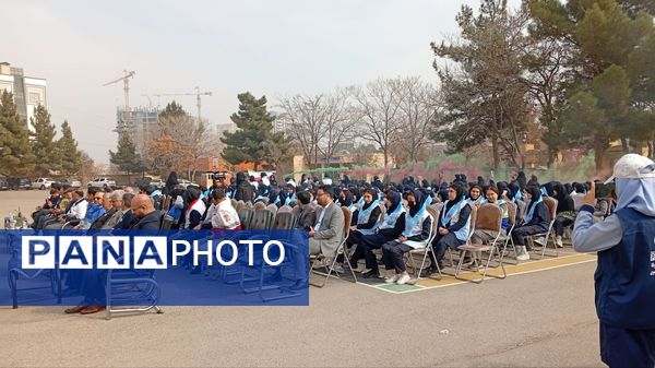 مانور زلزله استانی در هنرستان دخترانه محمودیه ناحیه ۶(2)