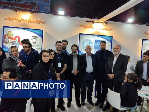 بازدید رئیس شورای شهر و معاون فرهنگی و اجتماعی شهرداری مشهد مقدس از غرفه منطقه ۱۰ در جشنواره خانواده ورزش 