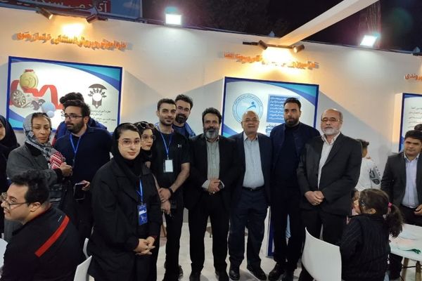 بازدید رئیس شورای شهر و معاون فرهنگی و اجتماعی شهرداری مشهد مقدس از غرفه منطقه ۱۰ در جشنواره خانواده ورزش 