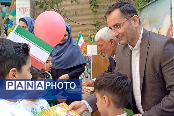 گام نهادن دانش‌آموزان کودکستانی شهرستان ورامین در مسیر تعلیم و تربیت