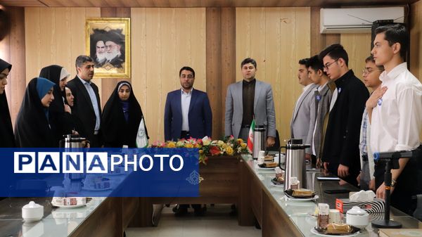 نشست دانش‌آموز خبرنگاران منتخب پانا با معاون پرورشی و فرهنگی استان آذربایجان شرقی