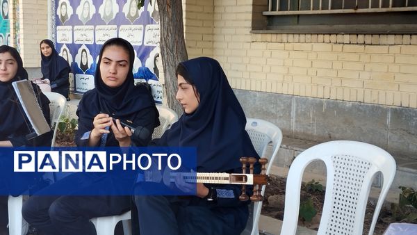 برگزاری رویداد شادی به رنگ ایثار در دبیرستان شاهد عصمت ناحیه ۳ کرج