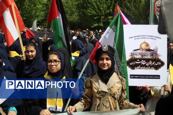 تجمع بزرگ دانش‌آموزان و فرهنگیان در حمایت از مردم مظلوم غزه و فلسطین