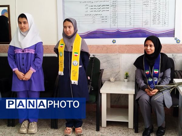 بازدید ارزیاب کشوری سازمان دانش‌آموزی در مدارس تمام پیشتاز شهرستان فاروج