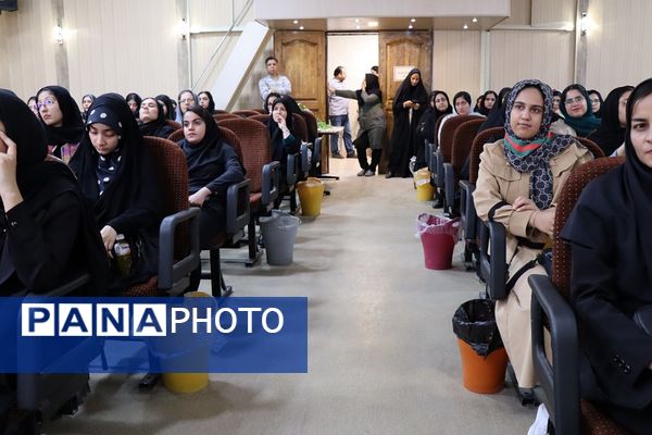 همایش انتخاب رشته کنکور در شهرستان پاکدشت 