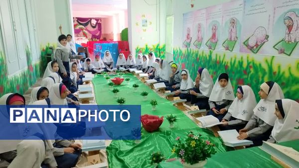 محفل انس با قرآن به‌مناسبت هفته بسیج دانش‌آموزی