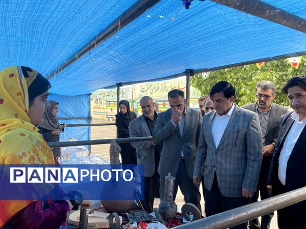 برگزاری بازارچه کسب‌ و کار دانش‌آموزی جشنواره نوجوان خوارزمی در الیگودرز