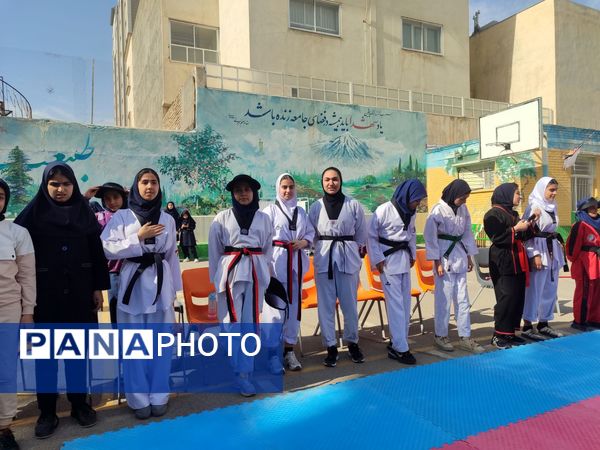 زنگ ورزش ، زنگ نشاط دبیرستان شاهد تکتم ناحیه ۳ مشهد