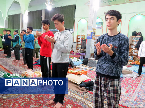 اعتکاف دانش‌آموزان مسجد انقلاب شهرستان بجنورد 