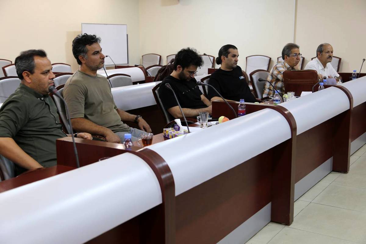 تمرکز بر تبیین مفهوم خلاقیت و نگاه پژوهشی