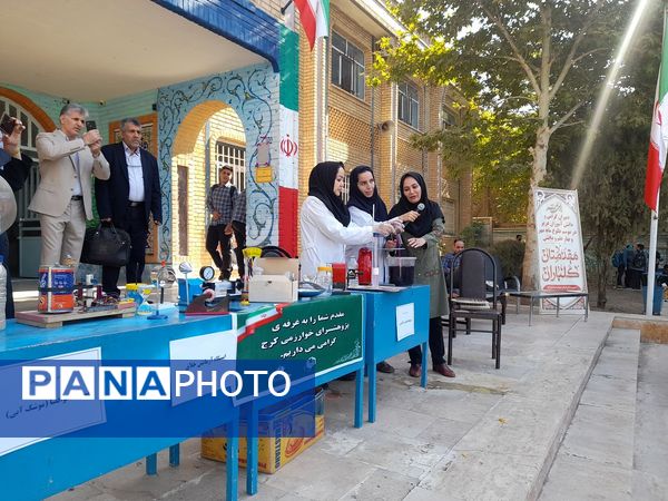 برگزاری کارگاه‌های علمی پژوهش‌سرای خوارزمی در دبیرستان امام جعفر صادق(ع) ناحیه سه کرج 