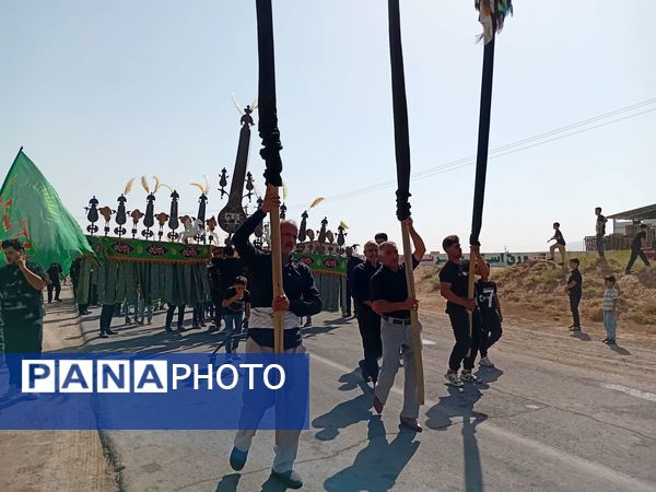 مراسم سینه زنی و علم گردانی در خلیل آباد