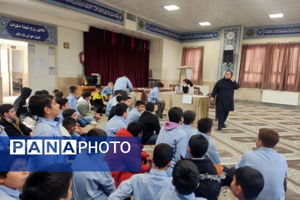 معاینات پزشکی دانش‌آموزان مدرسه انصارالمهدی قرچک