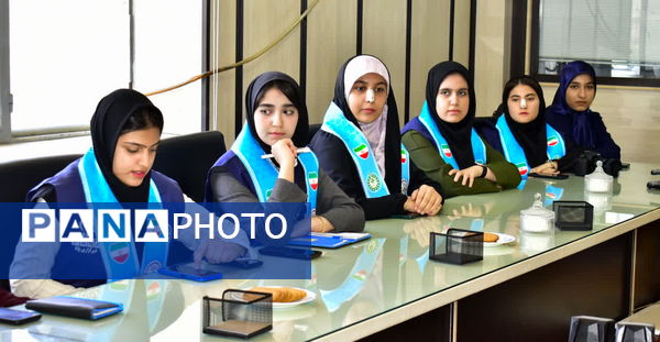 نشست صمیمی دانش‌آموزان خبرنگار پانا با مدیرکل آموزش و پرورش کهگیلویه و بویراحمد 