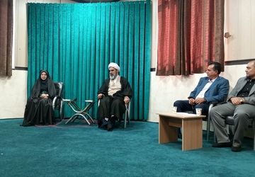 دیدار دانش‌آموزان فعال عرصه قرآن و نماز با پدر معنوی شهرستان ملارد