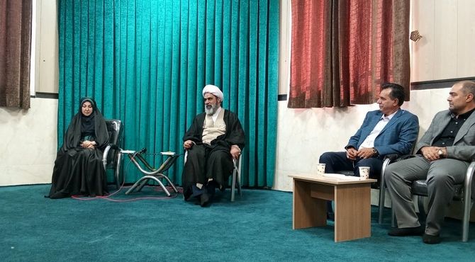 دیدار دانش‌آموزان فعال عرصه قرآن و نماز با پدر معنوی شهرستان ملارد