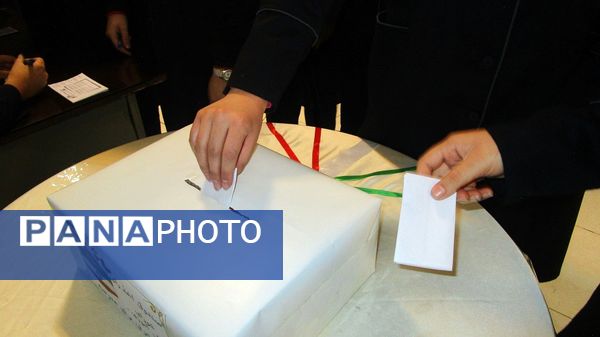 انتخابات شورای دانش‌آموزی دبیرستان شاهد شهید کلانتری ناحیه یک کرج