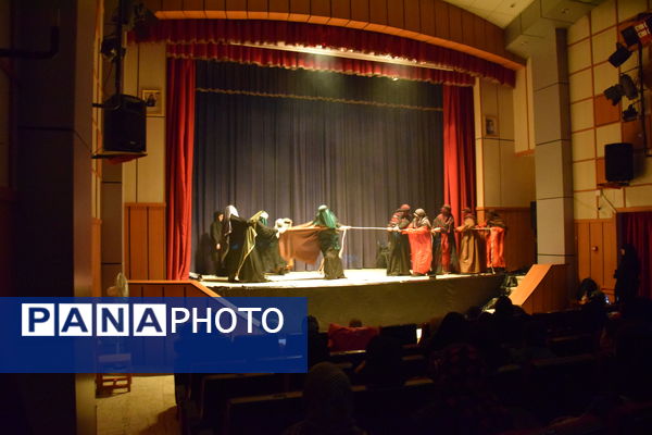 اجرای تئاتر سیاه و سفید به‌مناسبت شهادت حضرت زهرا(س) در کانون پرورش فکری کودکان و نوجوانان البرز