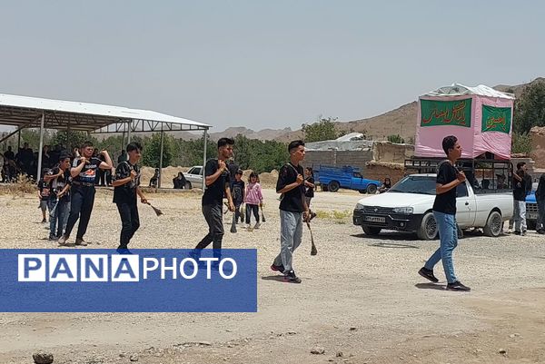 مراسم عزاداری و زنجیرزنی روز عاشورا در روستای جعفرآباد بوانات